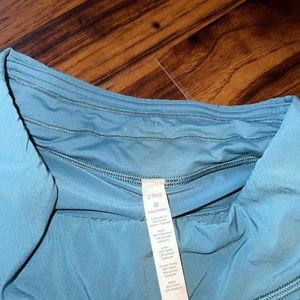 Lululemon play off the pleats skirt size 2 regular blue